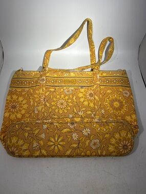 Retired Longaberger 2011 Dreams live here bee tote bag 19x13x9 golden fields